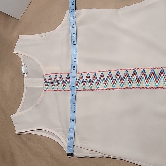 Esley, Ivory High Low Sleevless Sheer Blouse Southwestern Pattern, NEW, Size S - Picture 6 of 10